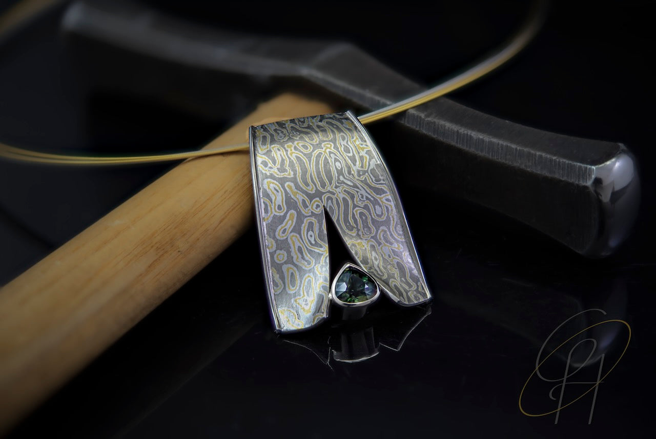 Mokume Gane Anhänger mit Safir