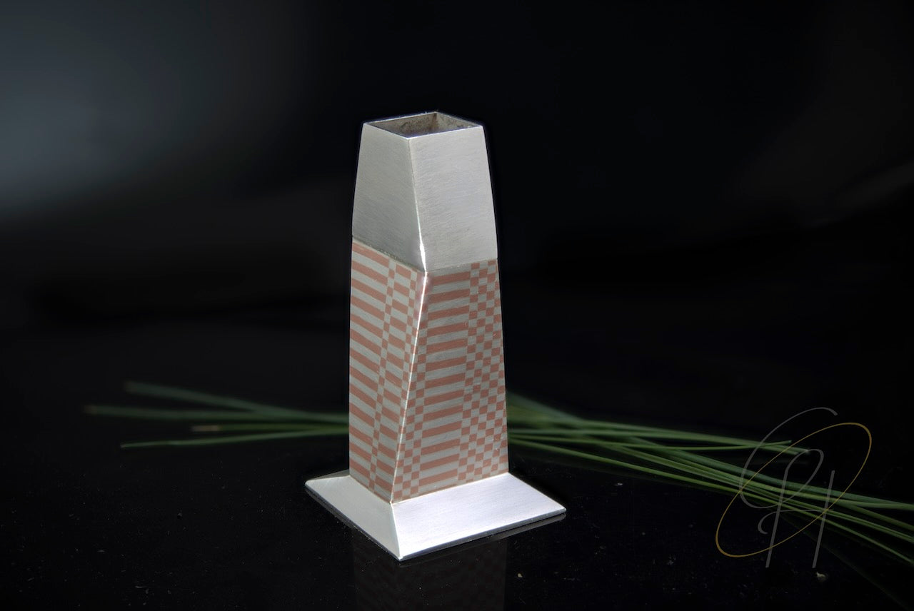 Vase in Silber und Kupfer