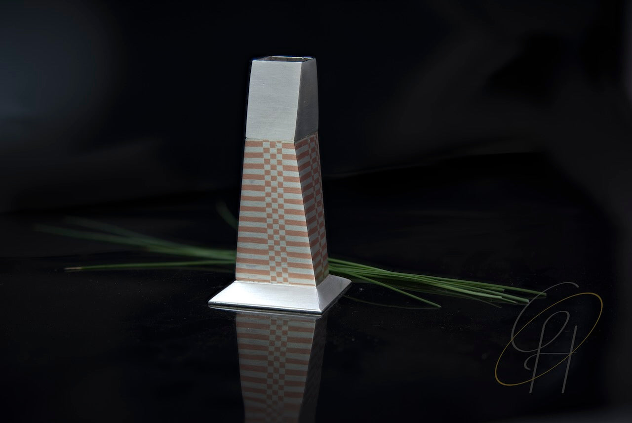 Vase in Silber und Kupfer