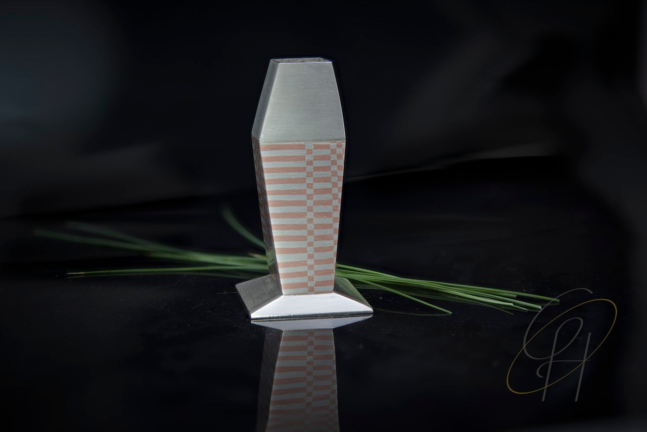 Vase in Silber und Kupfer